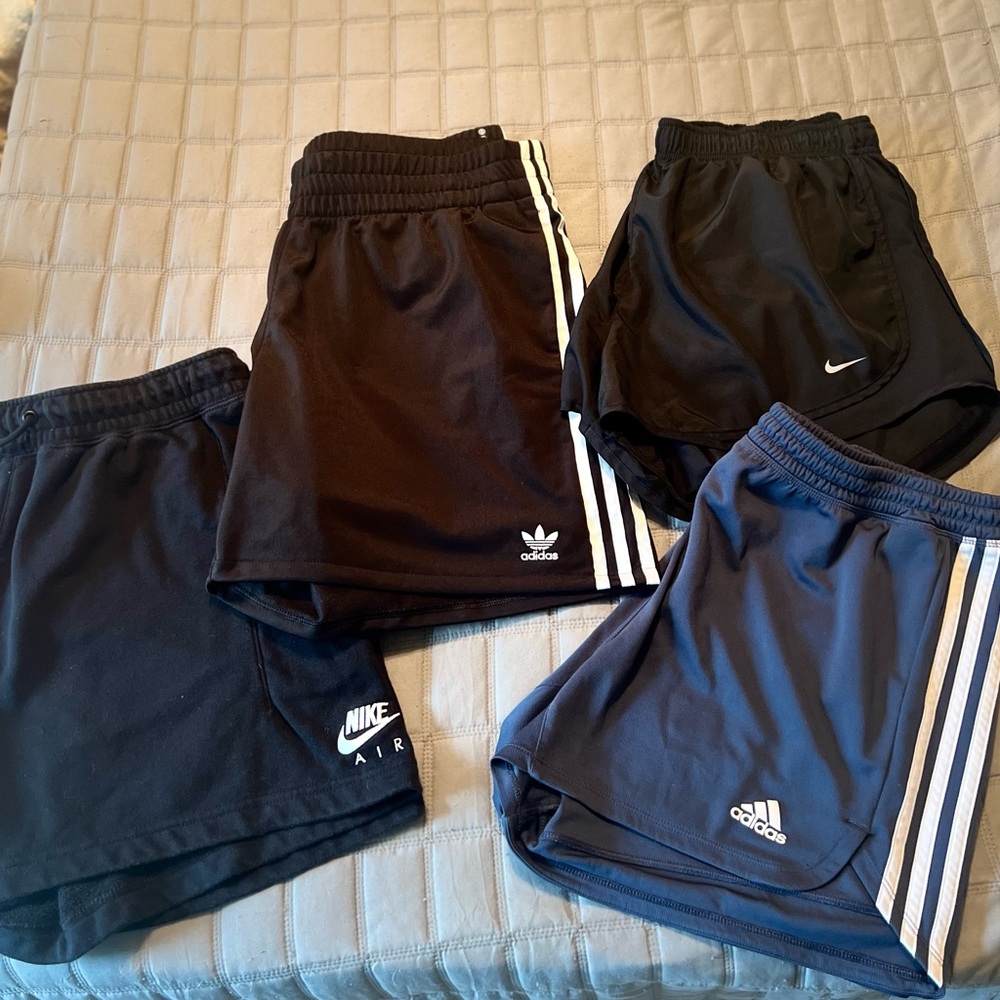 Lot of  4 Pr Women's Casual Athletic Comfy Shorts Adidas & Nike Great Condition